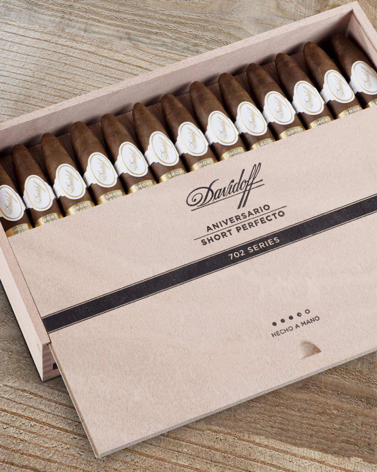 Davidoff 702 Series Aniversario Short Perfecto