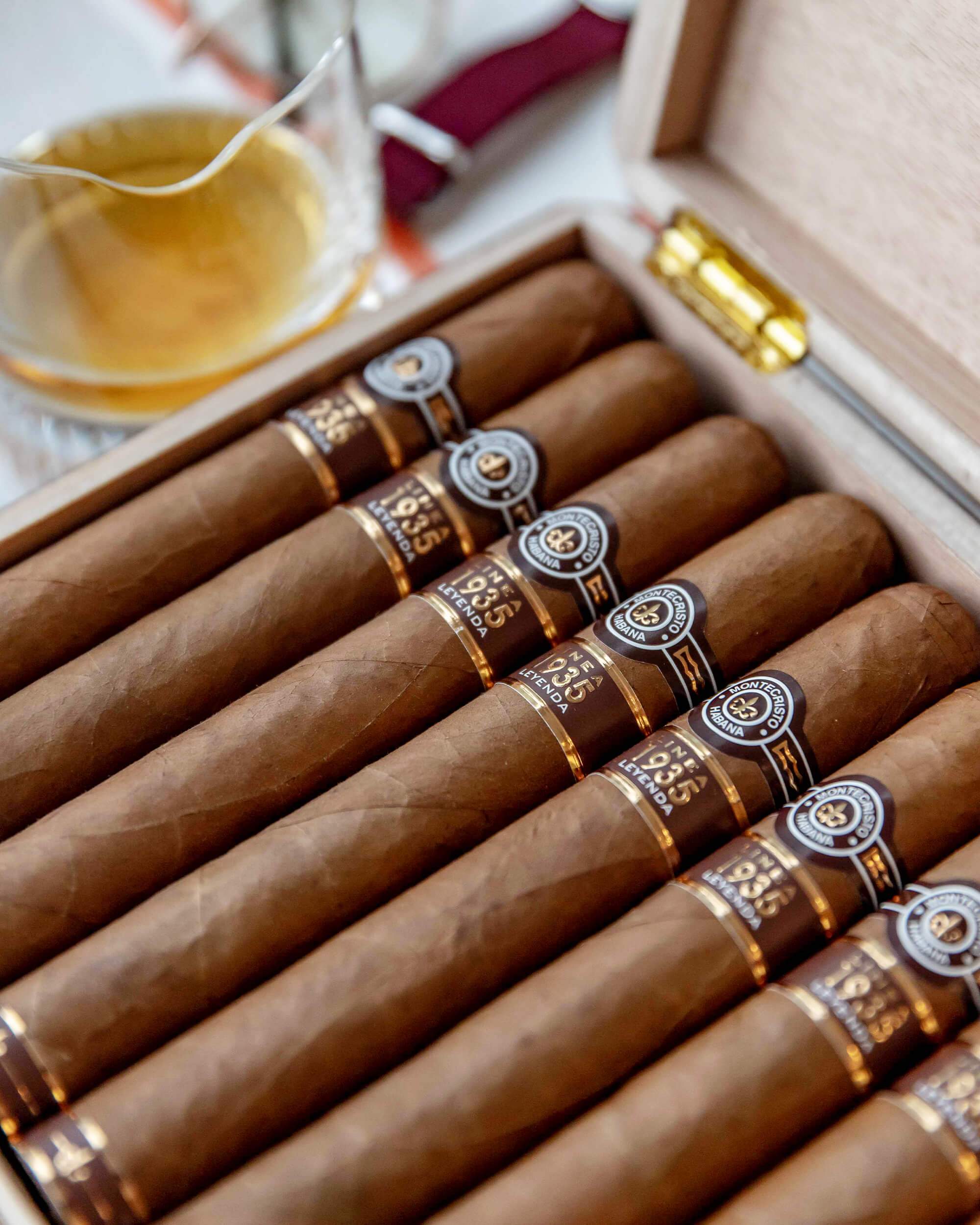 Montecristo L??nea 1935 Series Leyenda