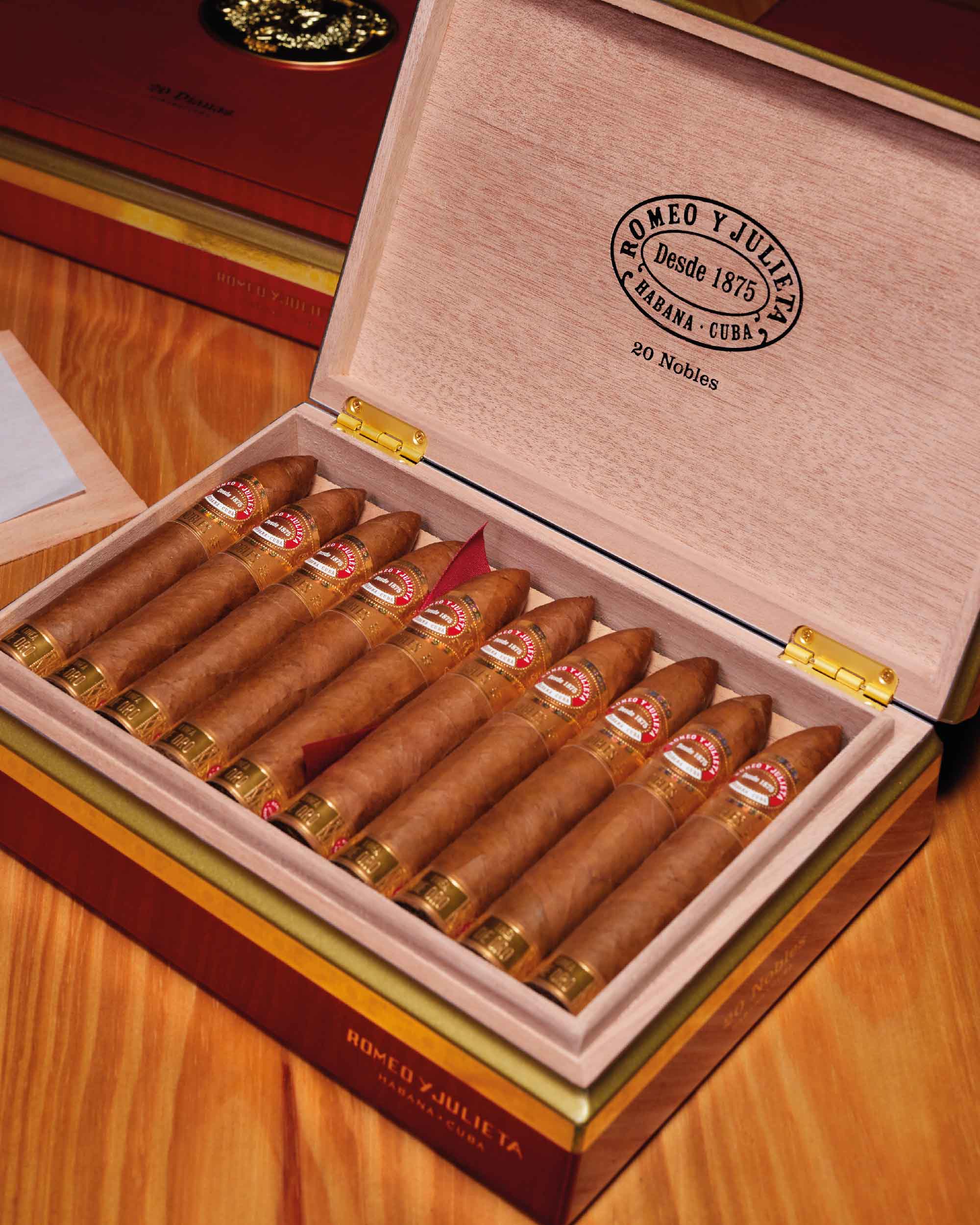 Romeo y Julieta Linea de Oro Nobles