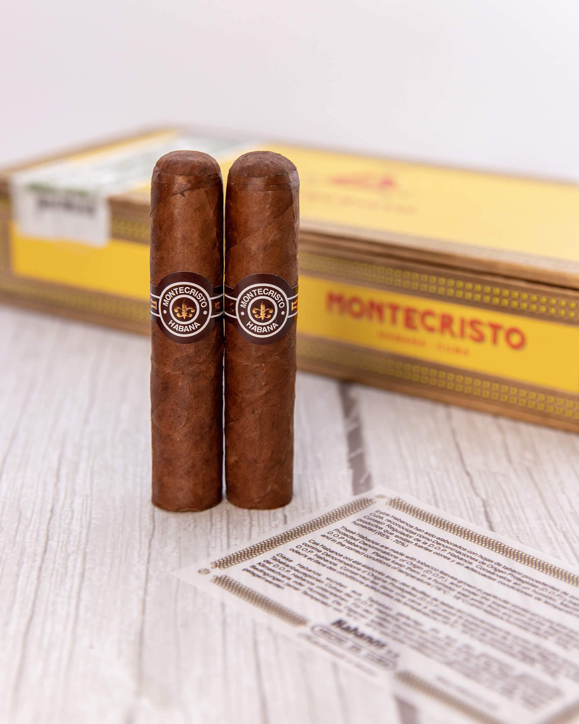 Montecristo Media Corona