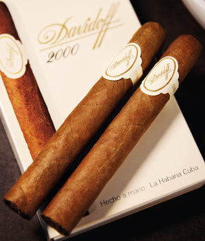 Davidoff 2000 (Vintage Cuban) (5 Cigars/pack)