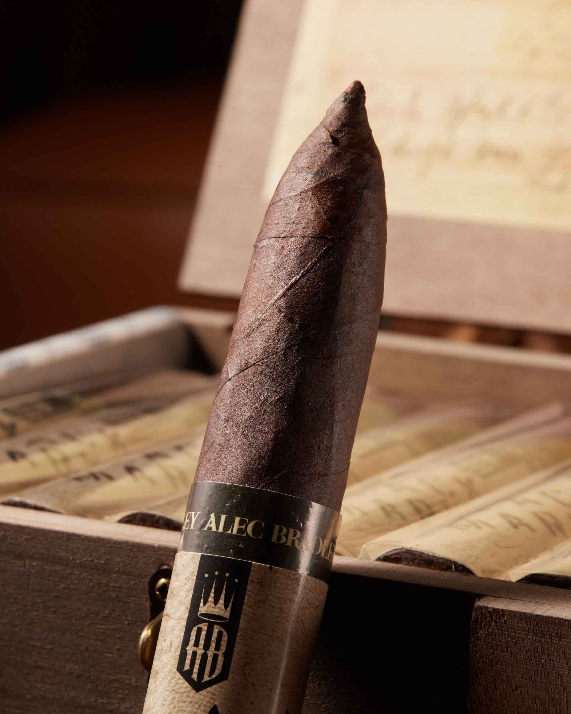 Alec Bradley Black Market Torpedo