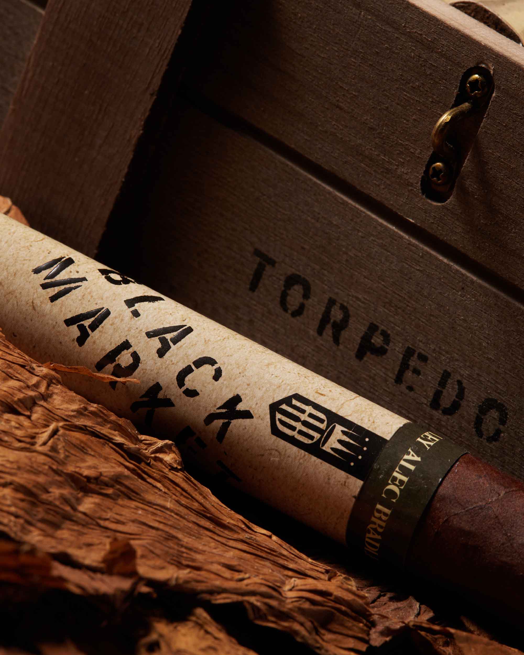 Alec Bradley Black Market Torpedo