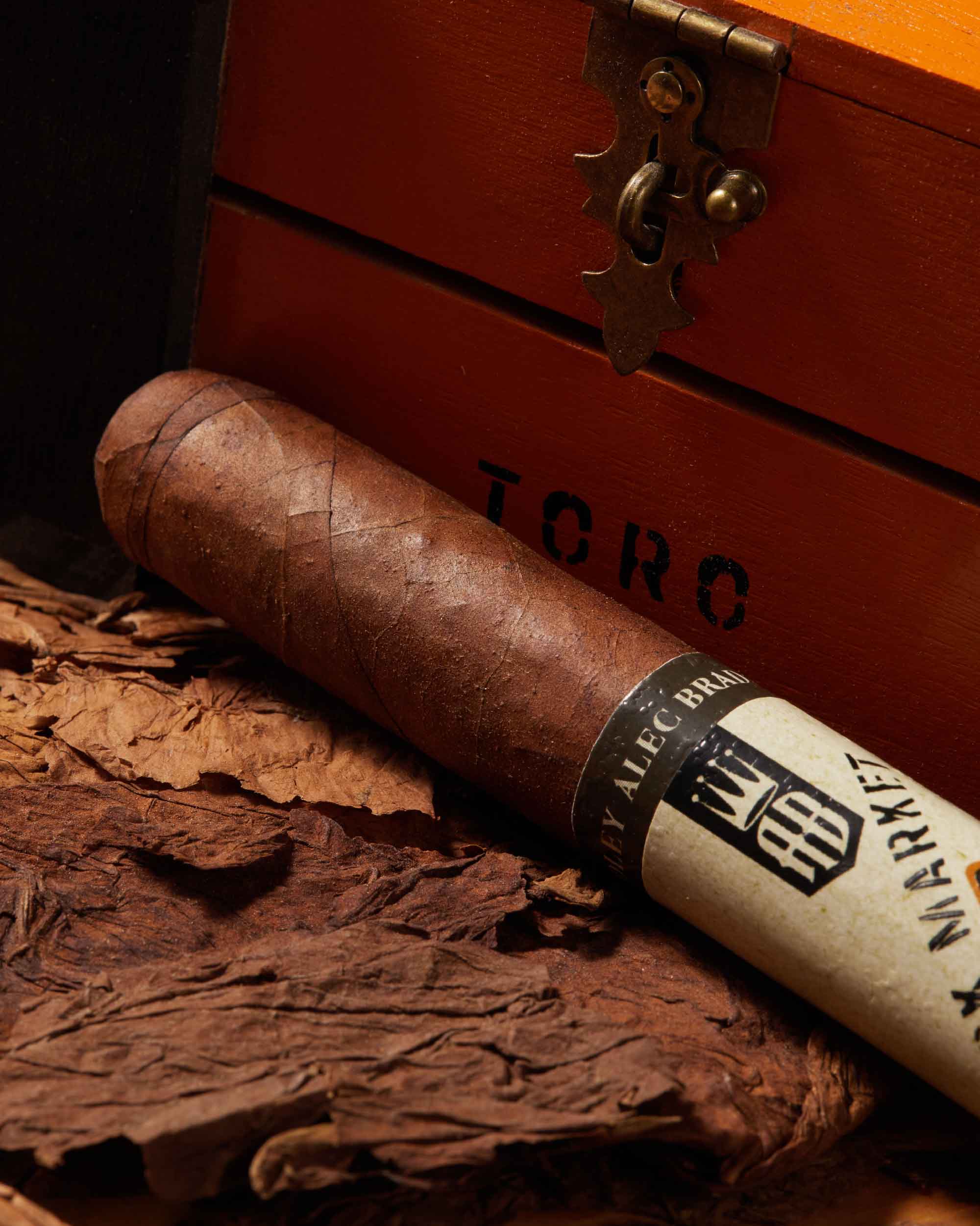 Alec Bradley Black Market Esteli Toro