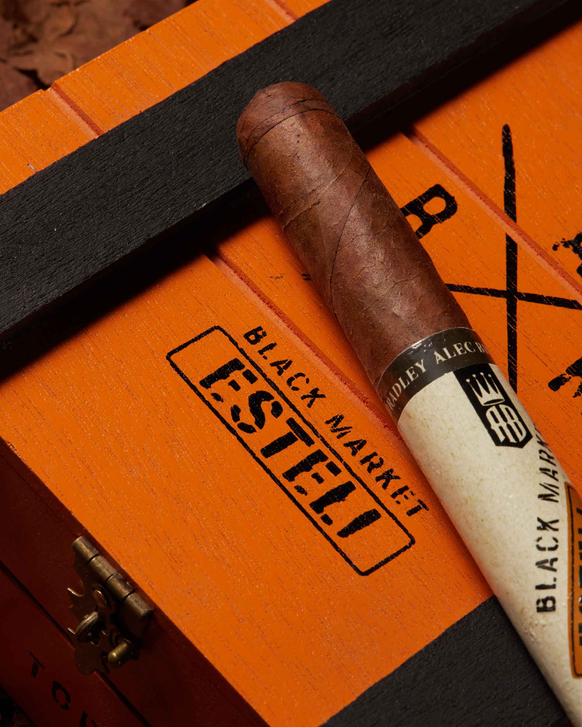 Alec Bradley Black Market Esteli Toro