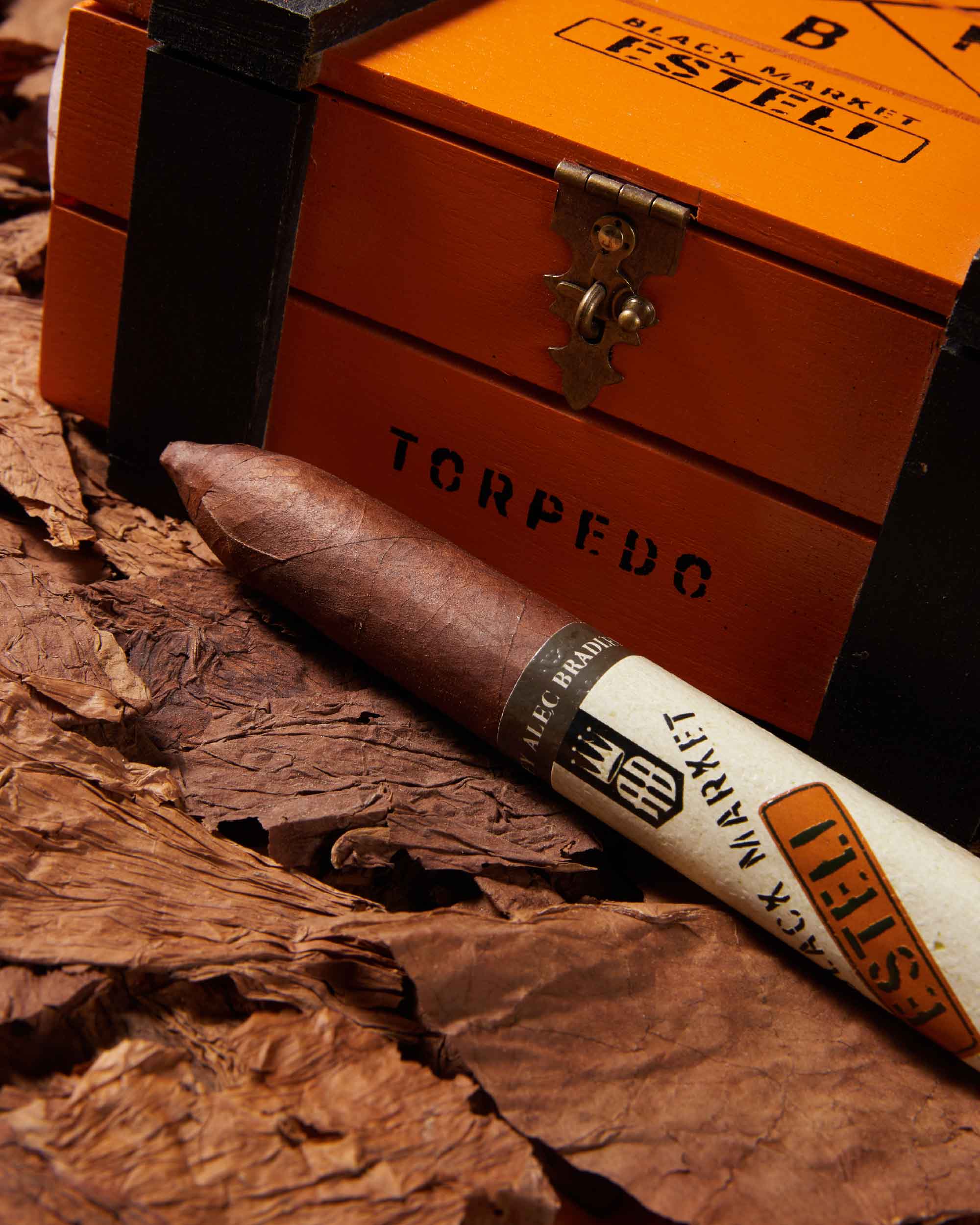 Alec Bradley Black Market Esteli Torpedo