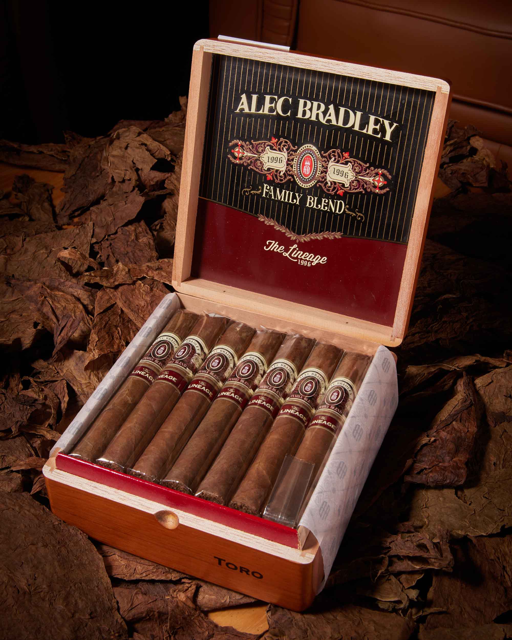 Alec Bradley The Lineage Family Blend Toro