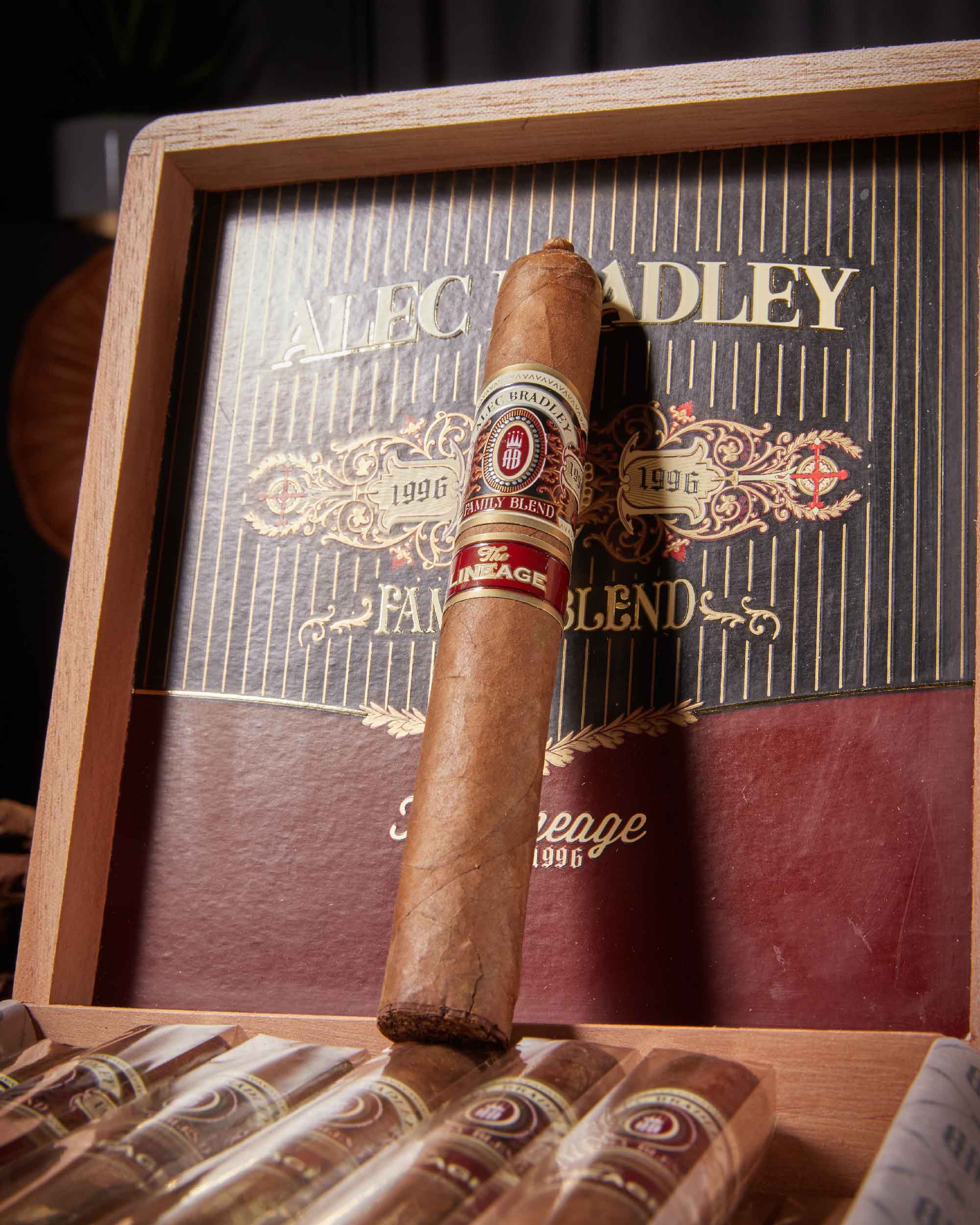 Alec Bradley The Lineage Family Blend Toro