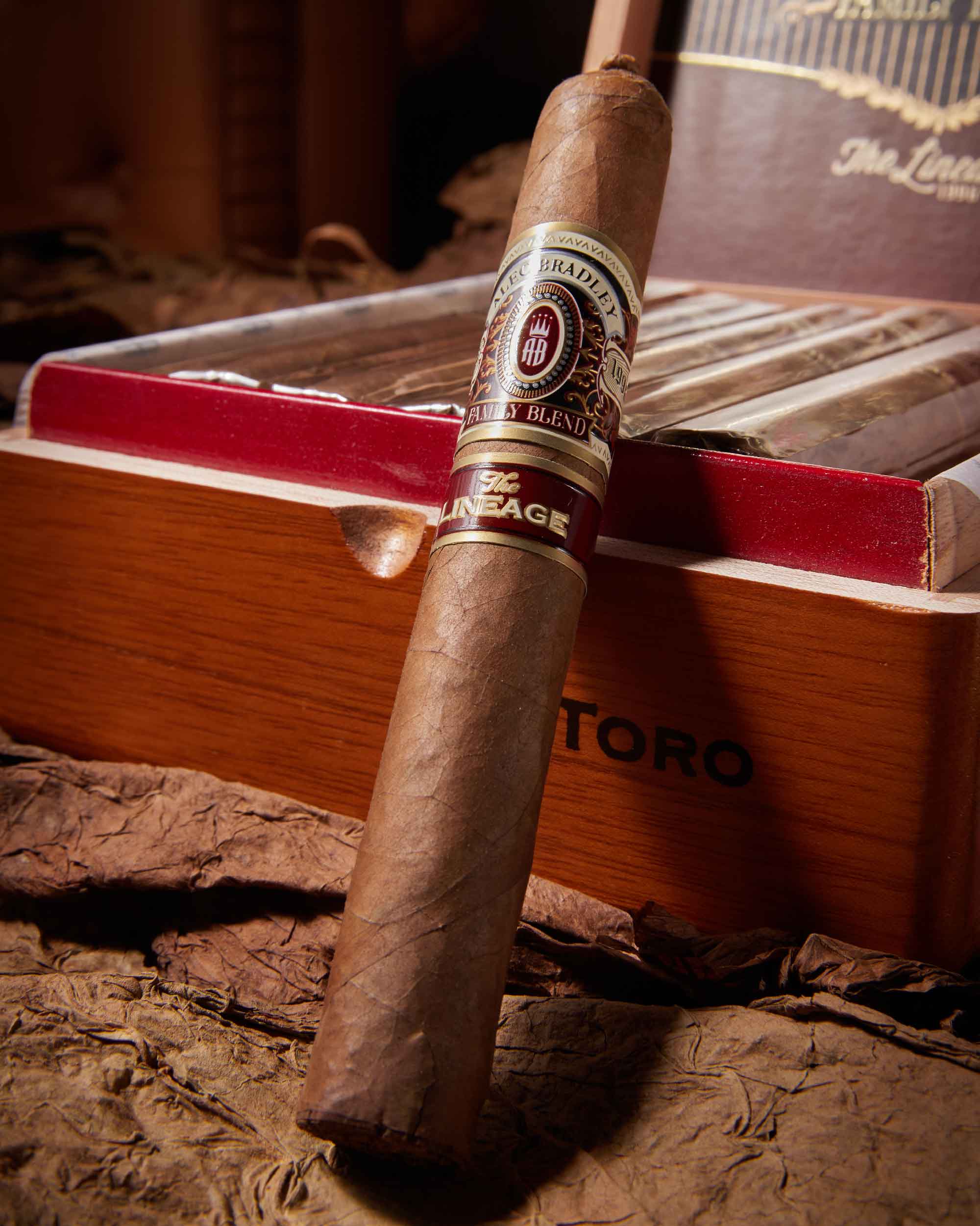 Alec Bradley The Lineage Family Blend Toro