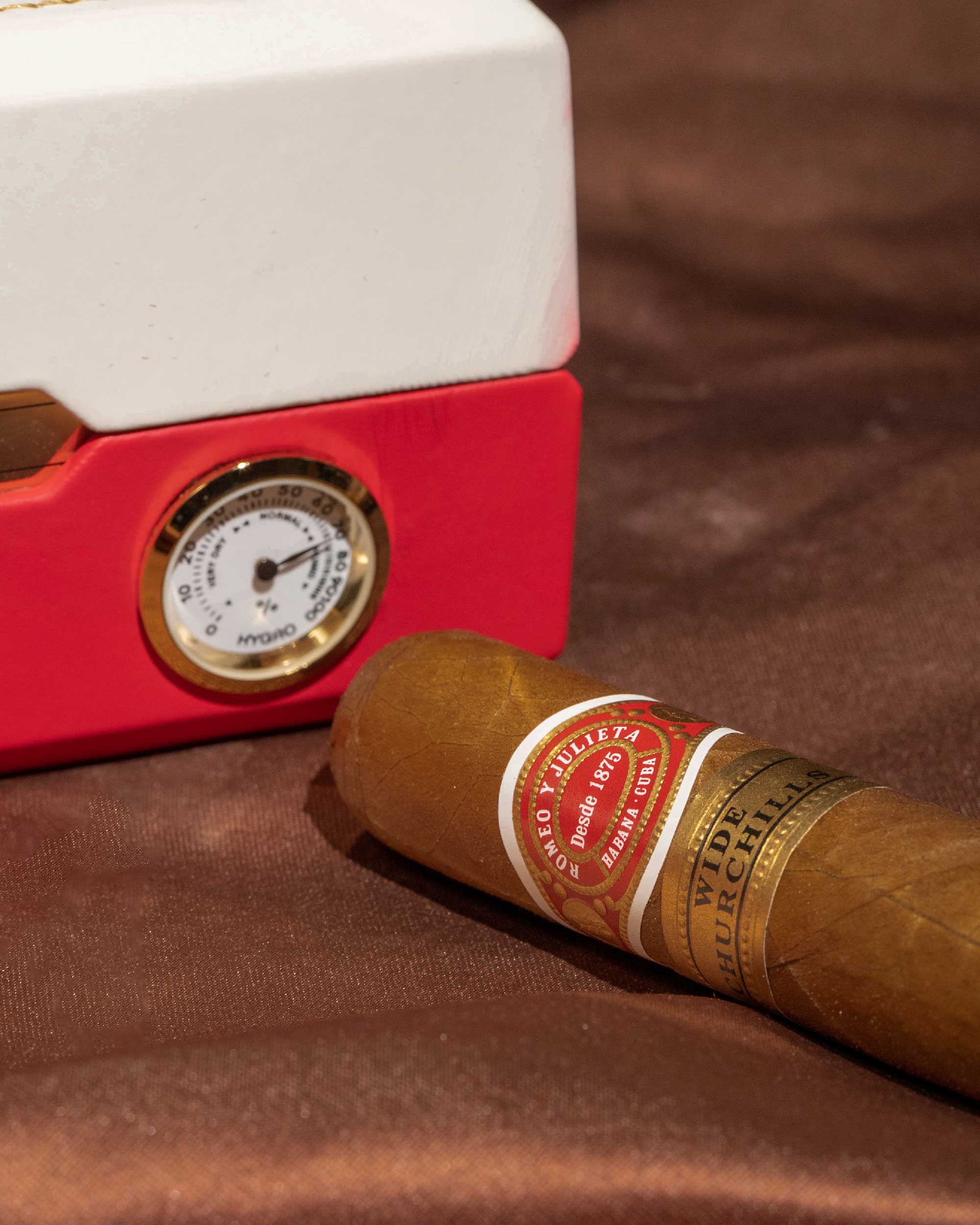 Romeo Y Julieta Wide Churchill Travel Humidor - nextCIGAR