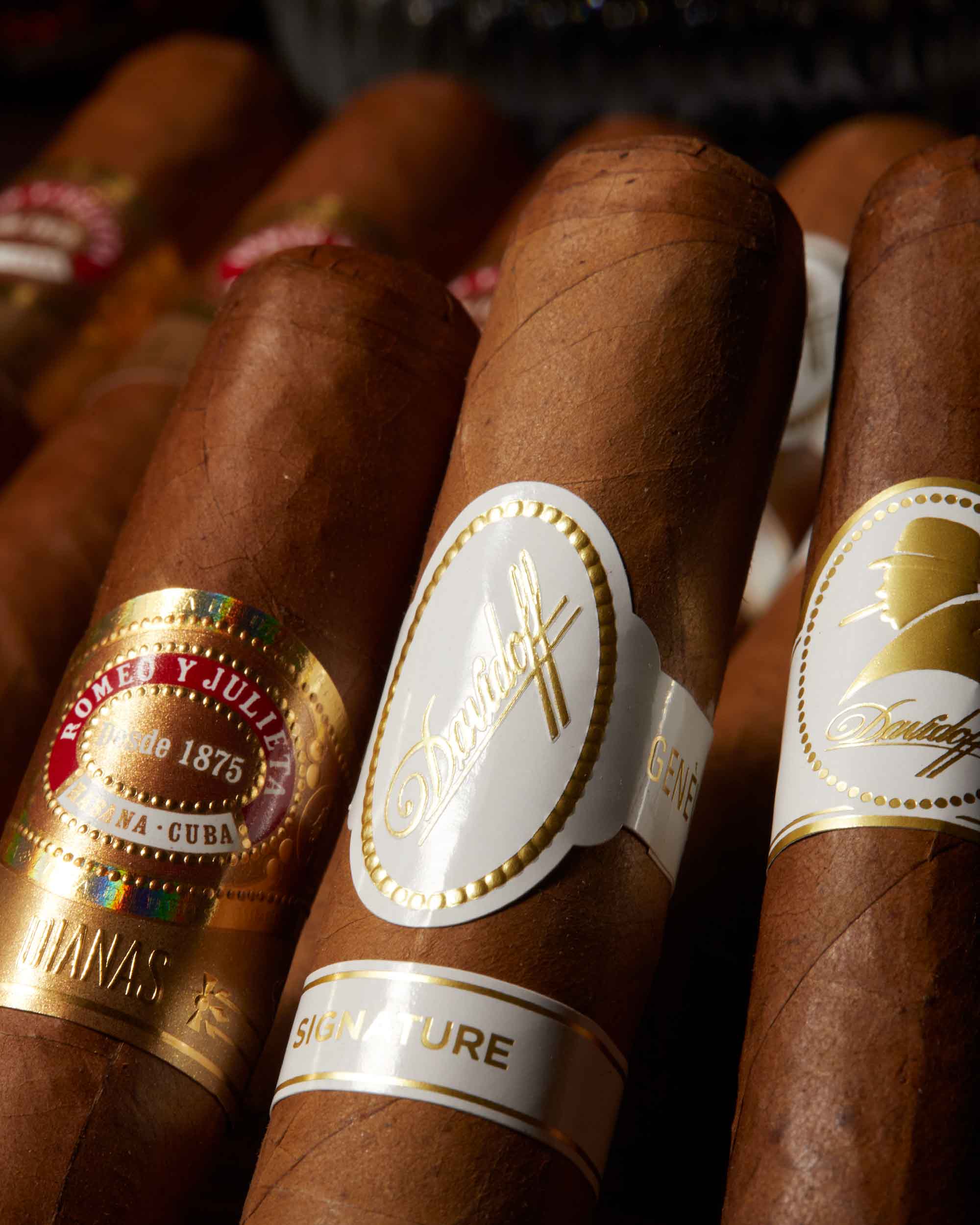 Romeo y Julieta Linea de Oro x Davidoff Bundle