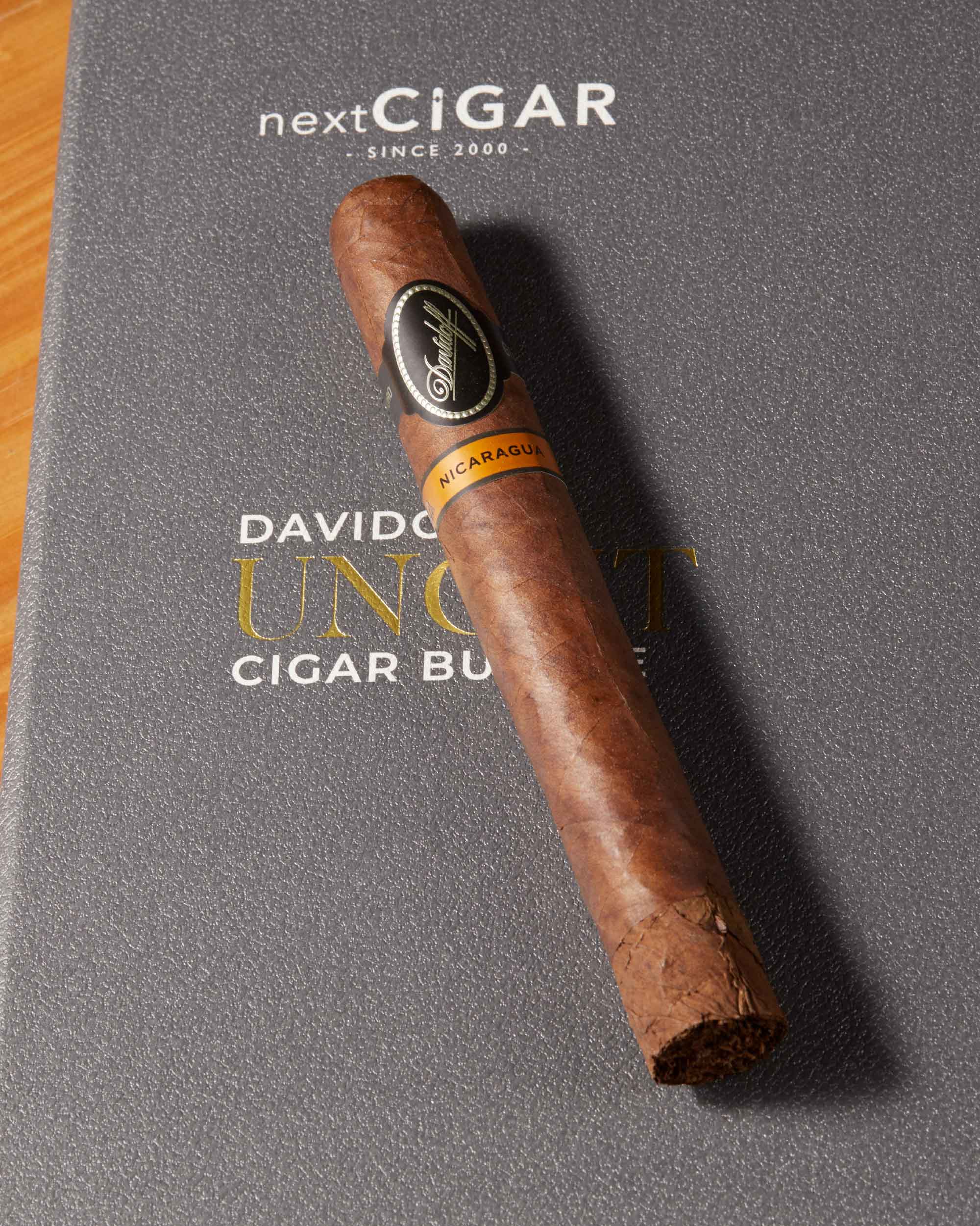 Davidoff Nicaragua Toro Cigar Bundle (Uncut)