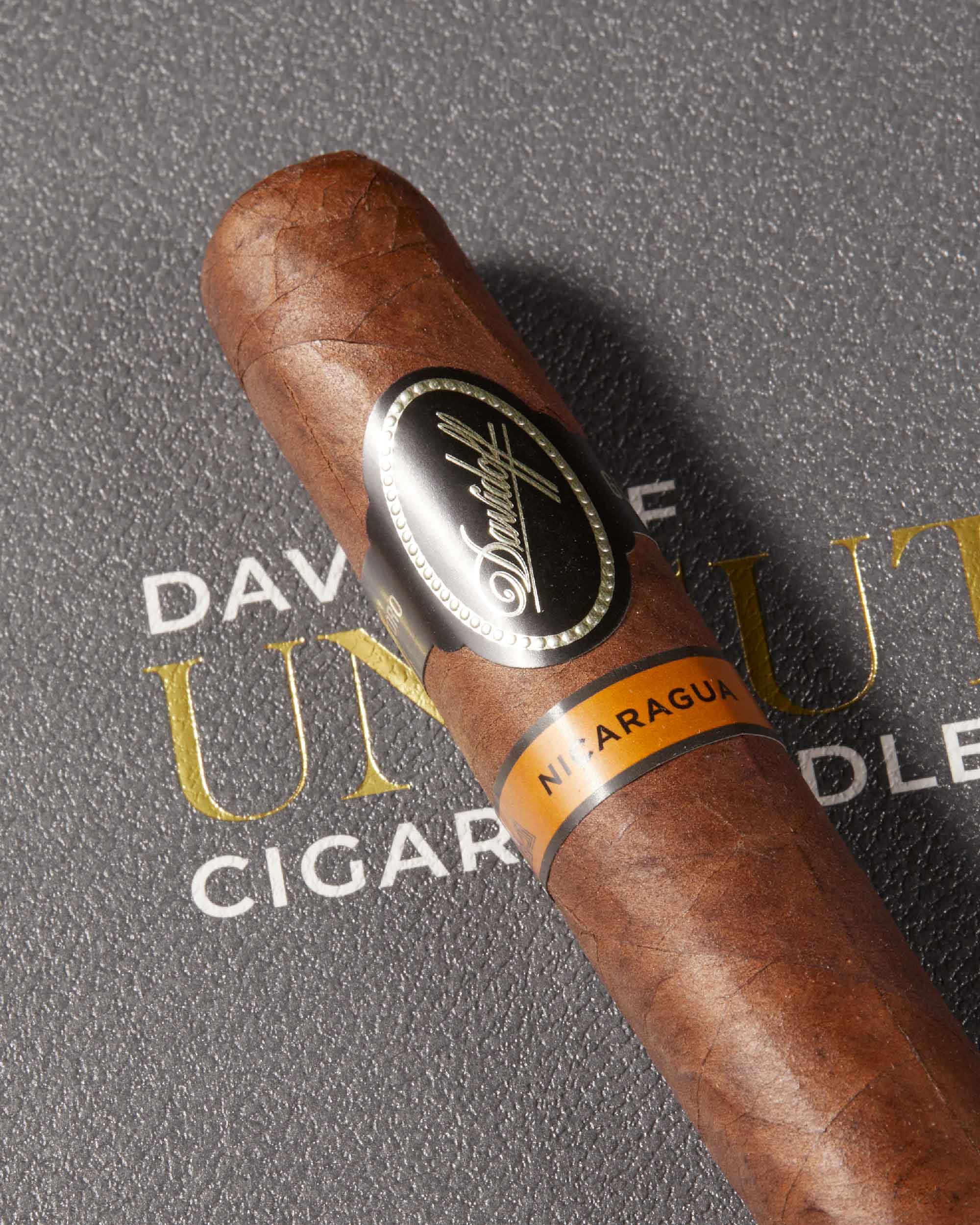 Davidoff Nicaragua Toro Cigar Bundle (Uncut)