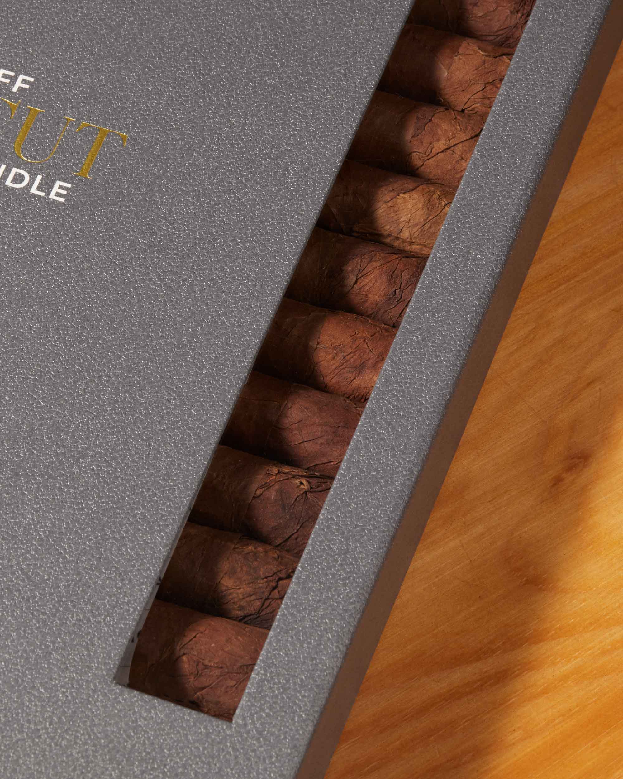 Davidoff Nicaragua Toro Cigar Bundle (Uncut)