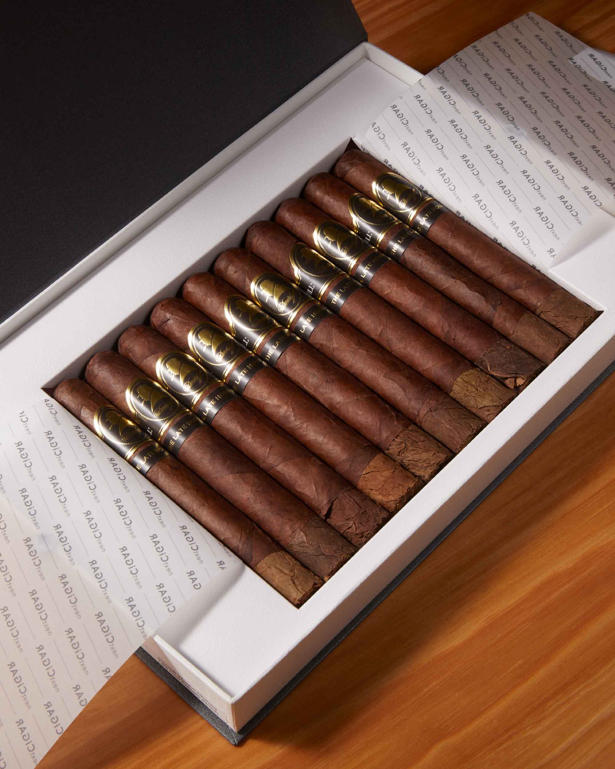 Davidoff Winston Churchill The Late Hour Robusto Cigar Bundle (Uncut)