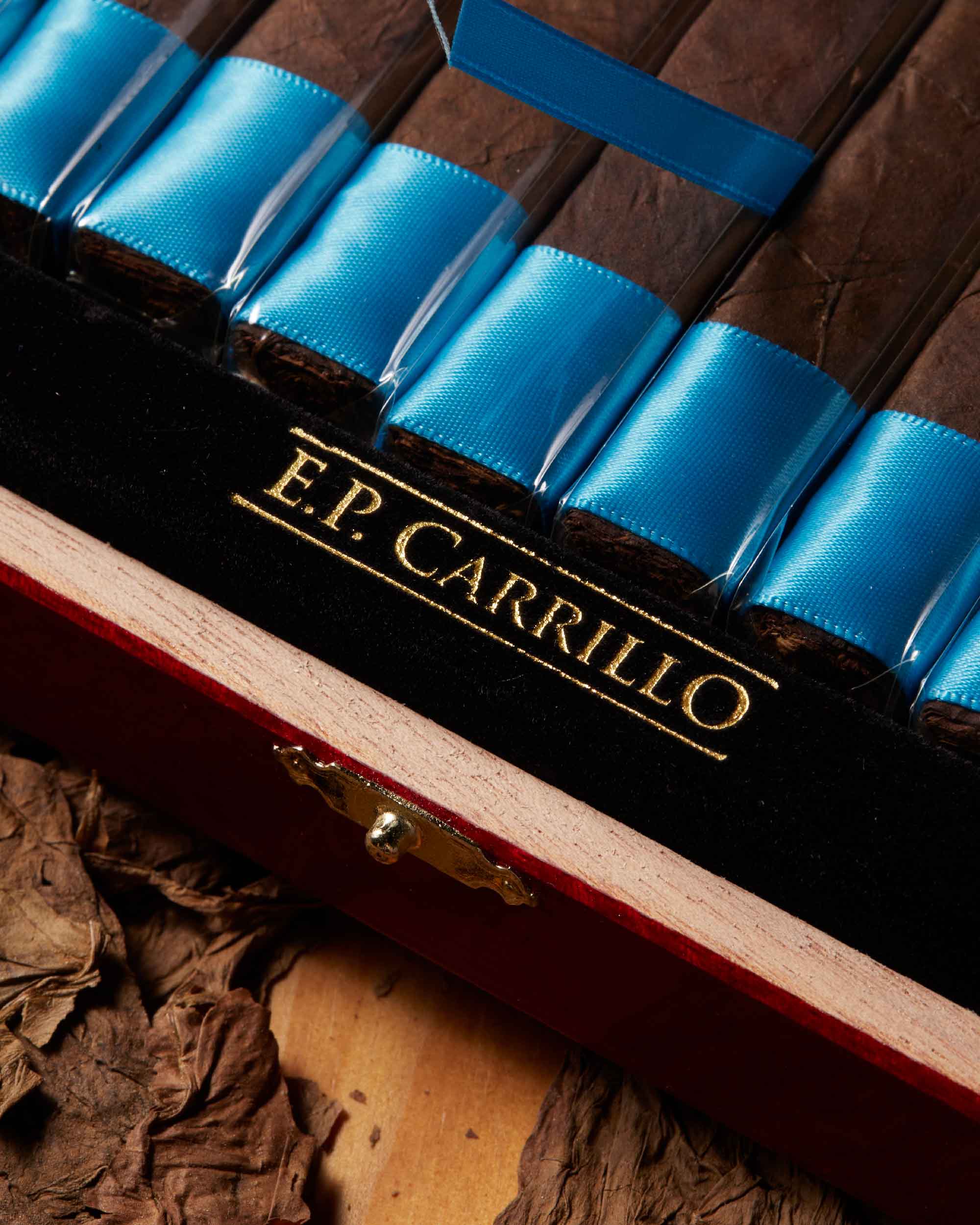 E.P. Carrillo La Historia Parientes