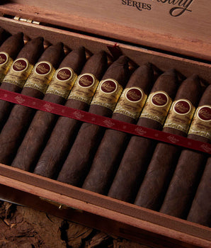 Padr??n 1964 Anniversary Belicoso Maduro