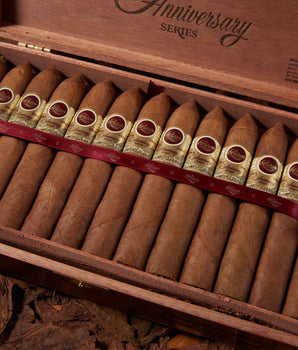 Padr??n 1964 Anniversary Belicoso Natural