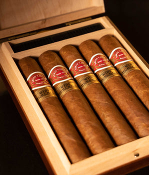 Romeo y Julieta Wide Churchills Humidor of 5